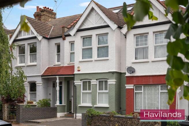 5 bed property, in Meadowcroft Road, £950,000