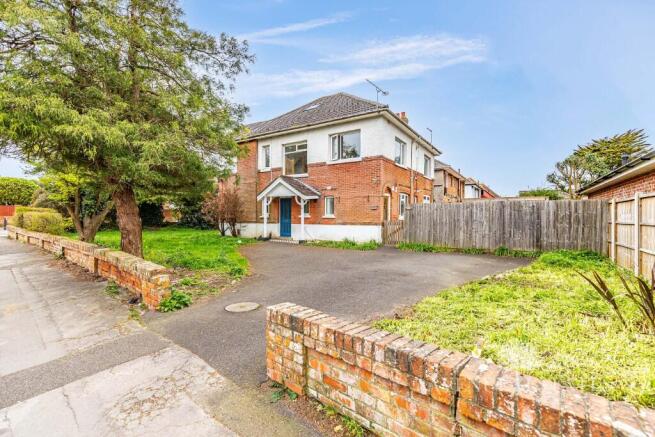 6 bed property, in Stokewood Road, £578,000