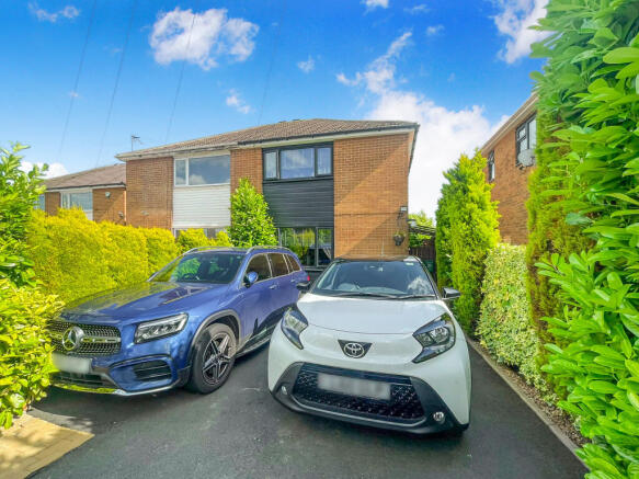 3 bed property, in Patterdale Drive, £220,000
