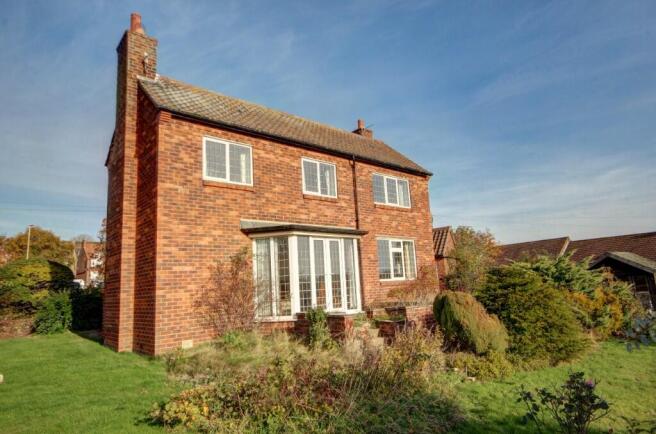 3 bed property, in Lancecliffe House, £575,000