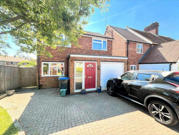3 bed property, in Goldfield Road, £560,000