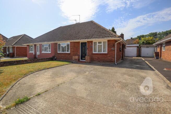 3 bed property, in Belmont Close, £425,000