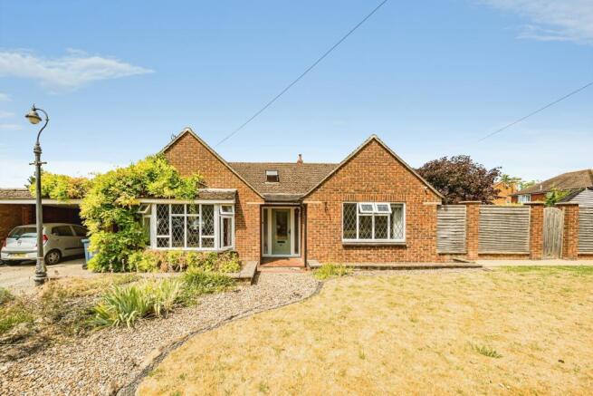 3 bed property, in Wellington Avenue, £750,000