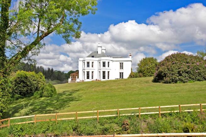 8 bed property, in The Manor, £4,500,000