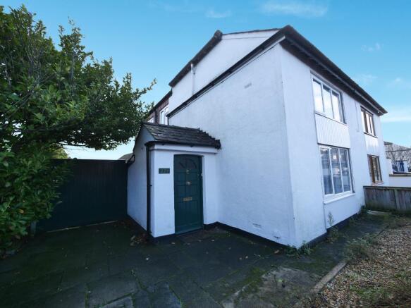 3 bed property, in Liverpool Road, £199,995