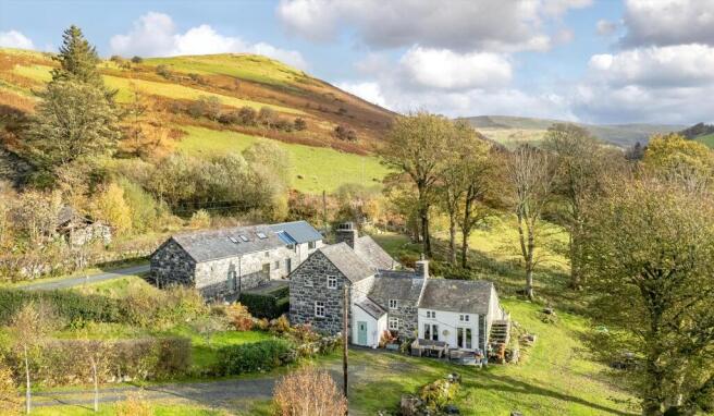 4 bed property, in Cynllwyd Uchaf, £875,000