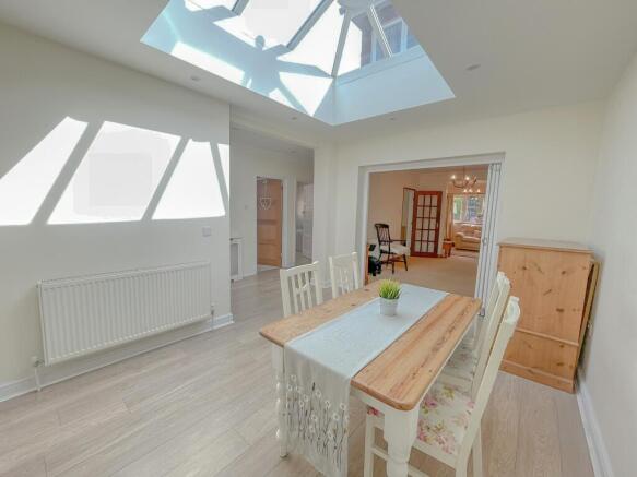 4 bed property, in Wraysbury, £640,000