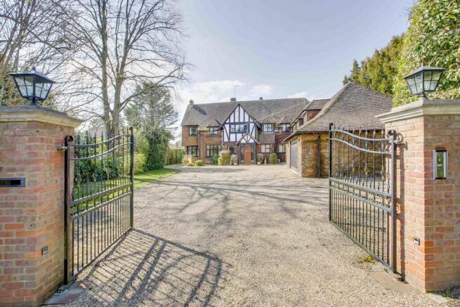 7 bed property, in Burtons Way, £2,700,000