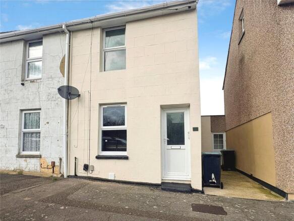 2 bed property, in Lower Range Road, £230,000
