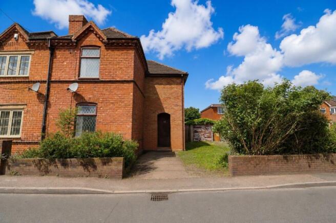 3 bed property, in Main Street, £225,000