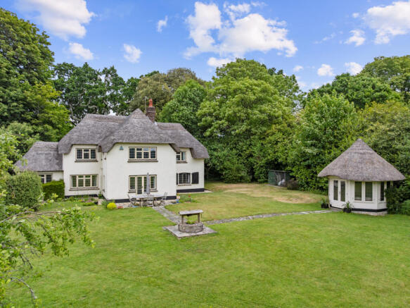 4 bed property, in Wareham, £850,000