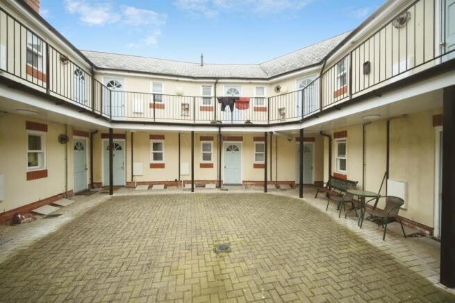 1 bed property, in Ditton Street, £70,000