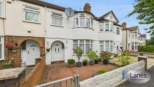 3 bed property, in Abbey Road, £465,000