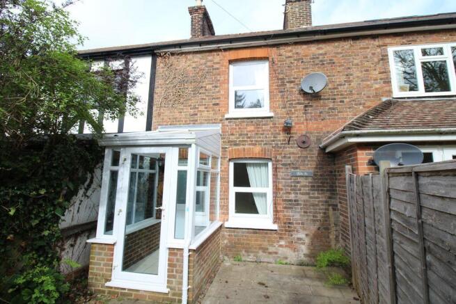1 bed property, in The Compasses, £220,000