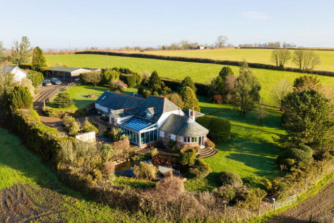 4 bed property, in St Giles, £850,000
