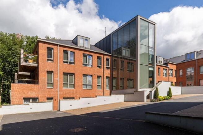 3 bed property, in Apartment 12, £365,000