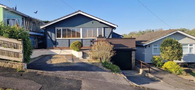 2 bed property, in Francis Road, £450,000