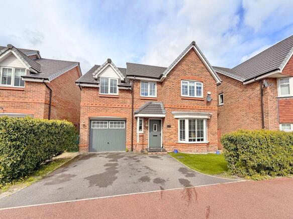 4 bed property, in Meadow View, £585,000