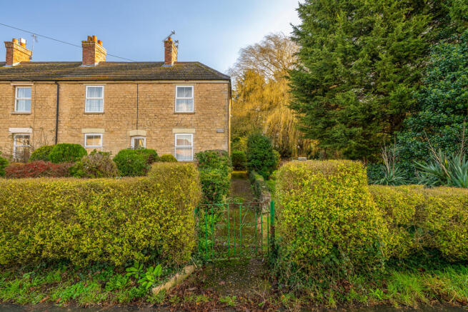 2 bed property, in Glebe House, £280,000