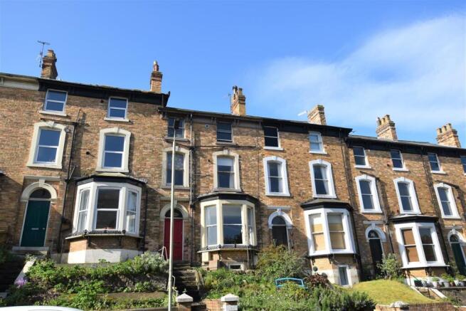 1 bed property, in 32 Westbourne Grove, £86,000