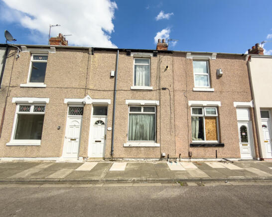 3 bed property, in 29 Charterhouse Street, £5,000