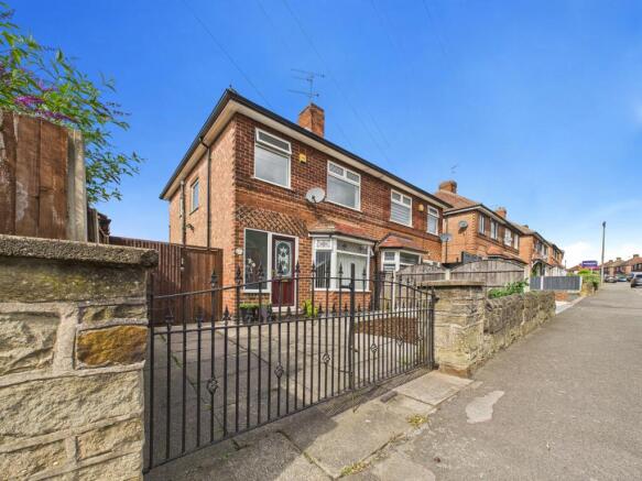 3 bed property, in Buxton Road, £210,000