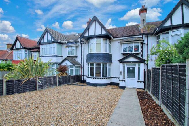2 bed property, in Wembley Hill Road, £430,000