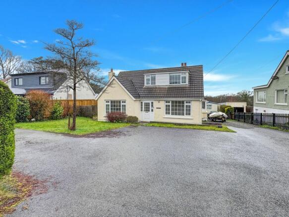 3 bed property, in Wooden, £367,500