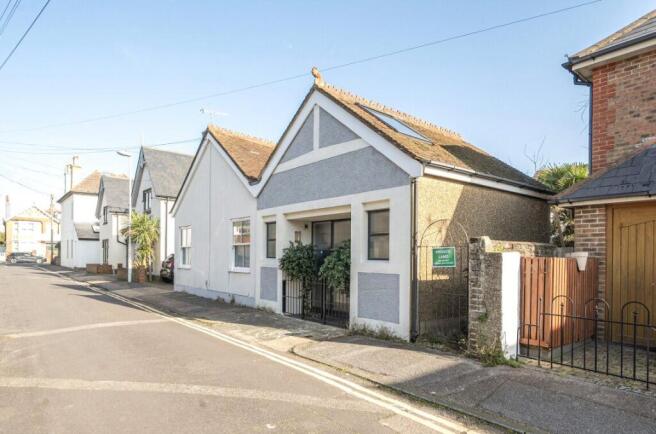 2 bed property, in Selden Lane, £400,000