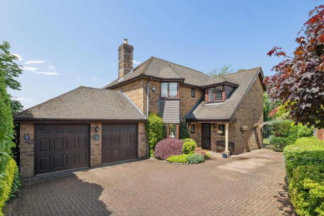 4 bed property, in The Highgrove, £750,000