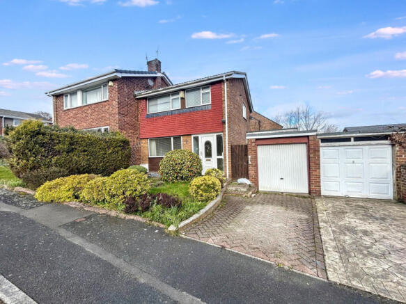 3 bed property, in Sherburn Park Drive, £180,000