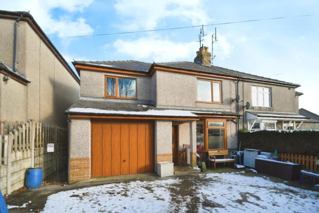 4 bed property, in School Road, £300,000