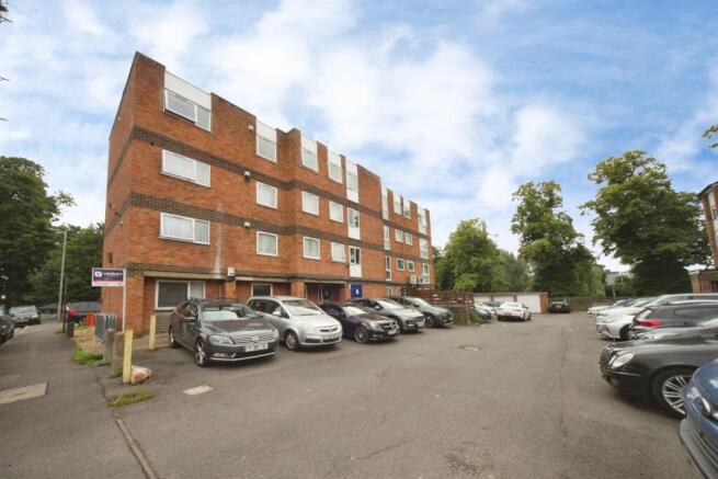 3 bed property, in Brook Street, £190,000