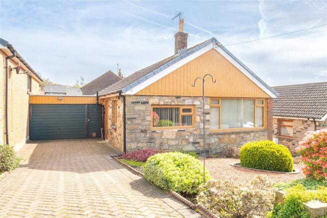 3 bed property, in Spring Lane, £275,000