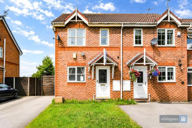 2 bed property, in Parkwood Road, £140,000