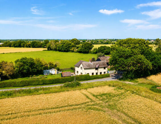 4 bed property, in Drinkstone, £675,000
