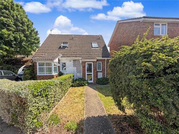 1 bed property, in The Everglades, £210,000
