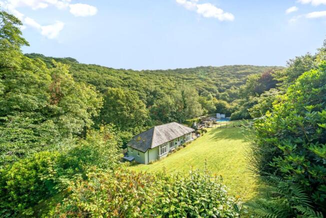 3 bed property, in Rockford, £499,950