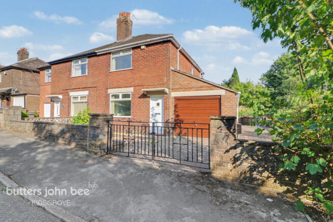 3 bed property, in Murray Street, £90,000