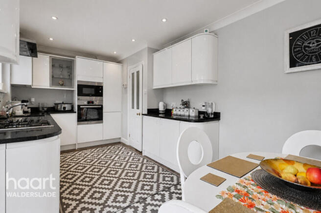 3 bed property, in Roosevelt Avenue, £280,000
