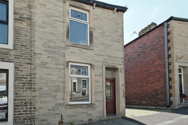 2 bed property, in Lime Street, £90,000