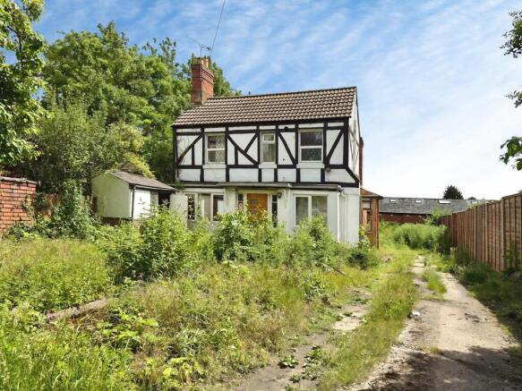 3 bed property, in 62 Stratford Street, £180,000