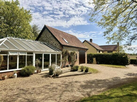 4 bed property, in Northfield Road, £785,000
