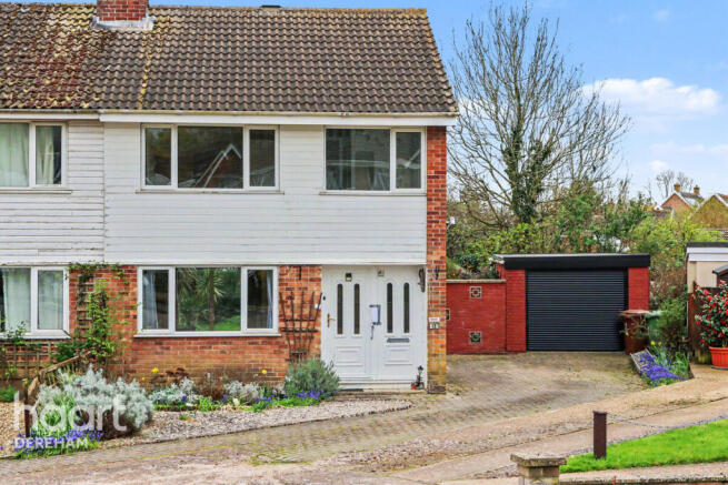 3 bed property, in St Guthlac Close, £199,950