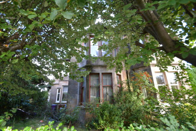 4 bed property, in 104 Drumover Drive, £155,000