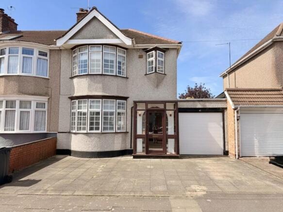 3 bed property, in Roxy Avenue, £579,950