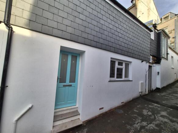 1 bed property, in Ilfracombe EX34, £145,000
