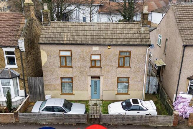 3 bed property, in Gilbert Street, £600,000