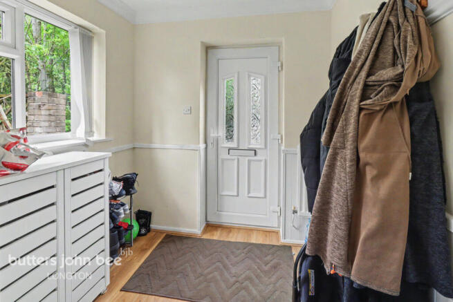3 bed property, in Dovecote Place, £230,000