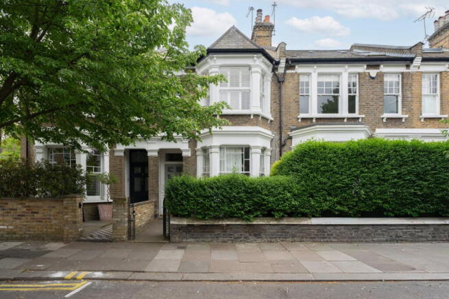 1 bed property, in Summerfield Avenue NW6, £825,000